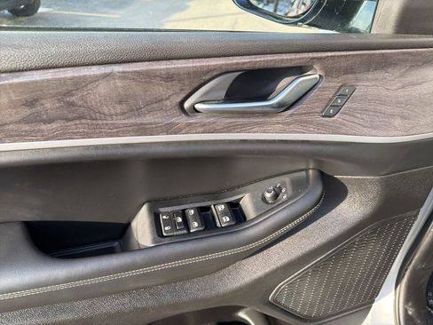 Certified 2023 Jeep Grand Cherokee Limited image 3