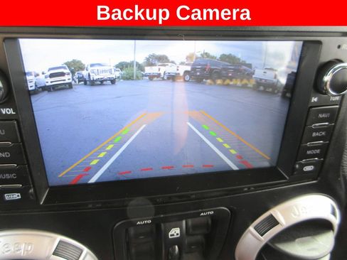 Used 2014 Jeep Wrangler Unlimited Sahara w/ Connectivity Group AWD/4WD image 16
