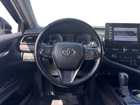 Used 2022 Toyota Camry SE FWD image 12