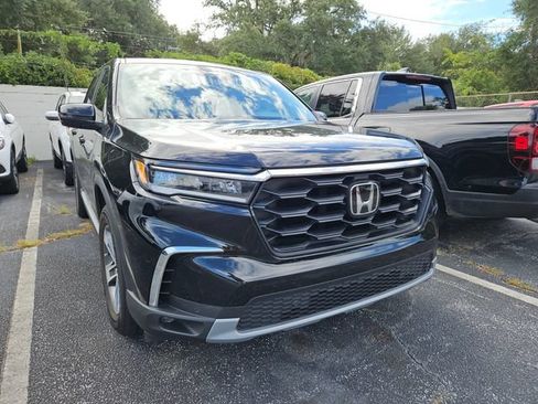 Used 2025 Honda Pilot EX-L image 4