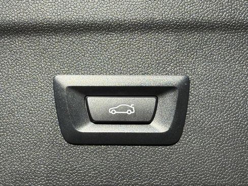 Used 2025 BMW iX xDrive50 w/ Premium Package image 16