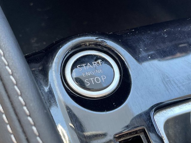 Used 2020 Nissan Kicks SR w/ SR Premium Package FWD image 32
