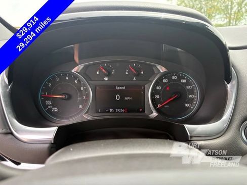 Used 2023 Chevrolet Traverse LT FWD image 17