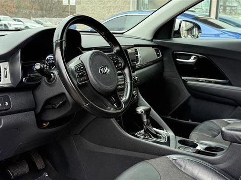 Used 2019 Kia Niro EX image 12