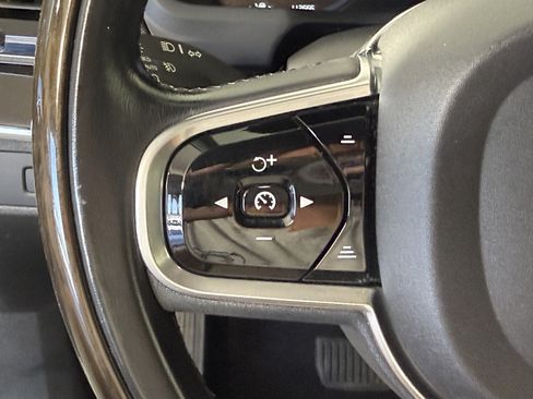 Used 2018 Volvo XC90 T6 Momentum w/ Convenience Package AWD/4WD image 25