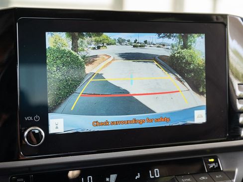 Used 2025 Toyota Camry SE FWD image 34