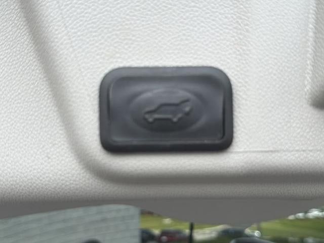 Used 2017 Buick Enclave Premium w/ Experience Buick Package FWD image 18