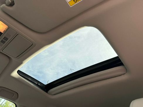 Used 2025 Honda Odyssey EX-L image 7