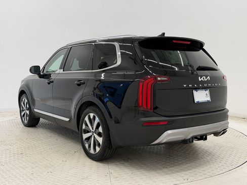 Used 2022 Kia Telluride EX w/ EX Premium Package FWD image 3