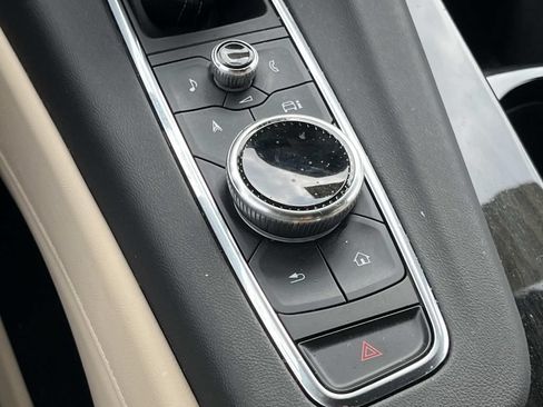 Certified 2023 Cadillac Escalade Premium Luxury AWD/4WD image 39