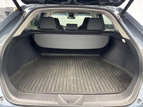 Used 2023 Toyota Venza LE AWD/4WD image 15