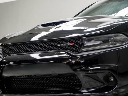 Used 2019 Dodge Charger GT image 2