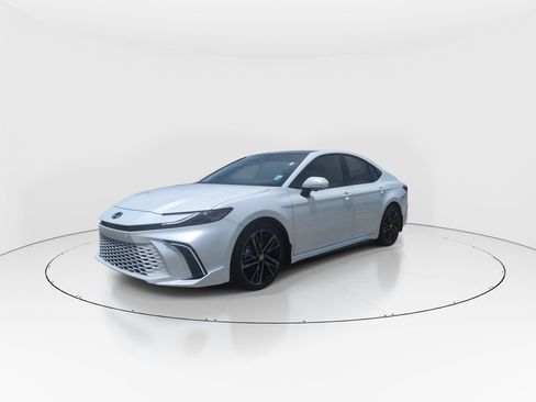 Used 2026 Toyota Camry XSE w/ Premium Plus Package FWD image 4