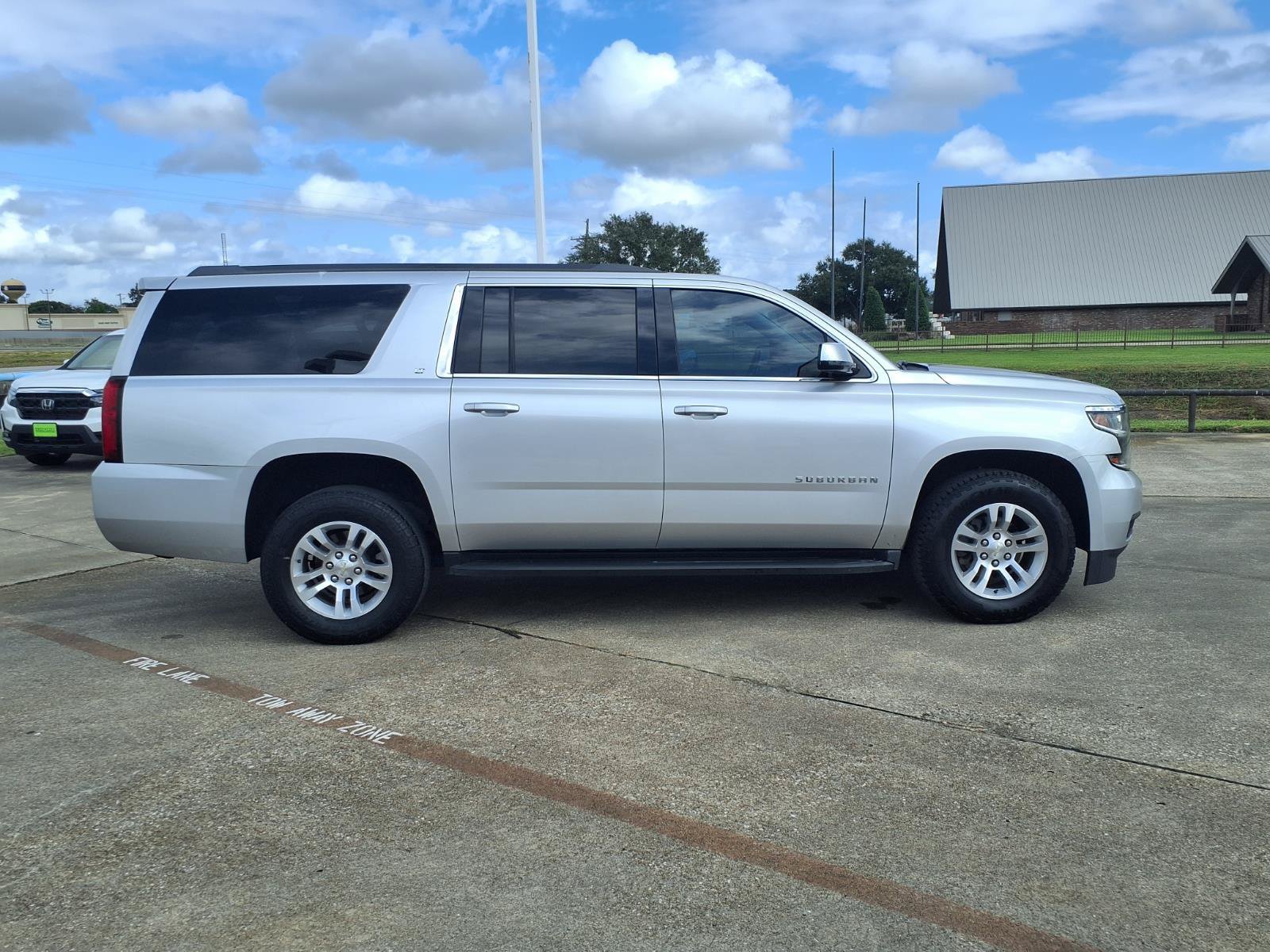 Used 2018 Chevrolet Suburban LT AWD/4WD image 7