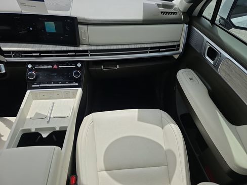 Certified 2025 Hyundai Santa Fe Calligraphy FWD image 16