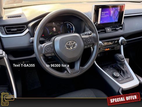 Used 2025 Toyota RAV4 XLE image 12