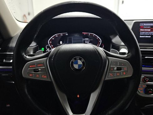 Used 2022 BMW 740i xDrive w/ Premium Package AWD/4WD image 7