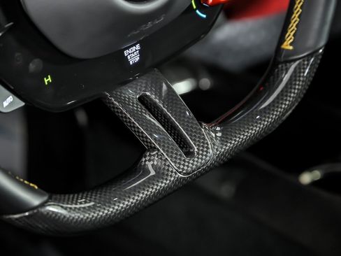 Used 2022 Ferrari SF90 Spider image 34