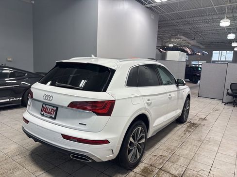 Used 2023 Audi Q5 2.0T Premium w/ Convenience Package image 10
