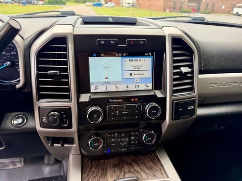 Used 2019 Ford F250 Lariat w/ Lariat Ultimate Package AWD/4WD image 26