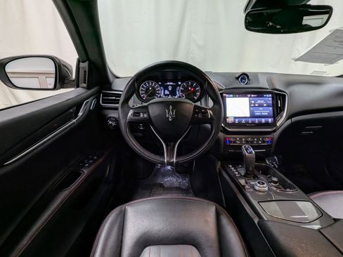 Used 2021 Maserati Ghibli RWD image 34