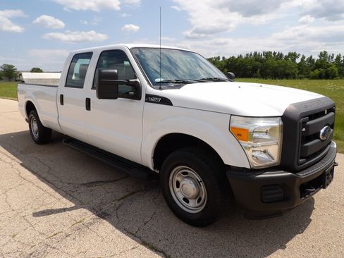 Used 2016 Ford F250 XL w/ Camper Package RWD image 2