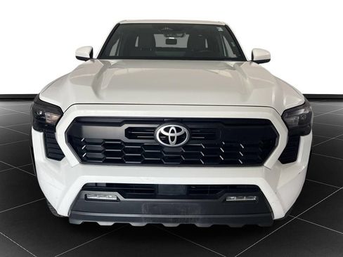 Used 2025 Toyota Tacoma TRD Off-Road AWD/4WD image 8