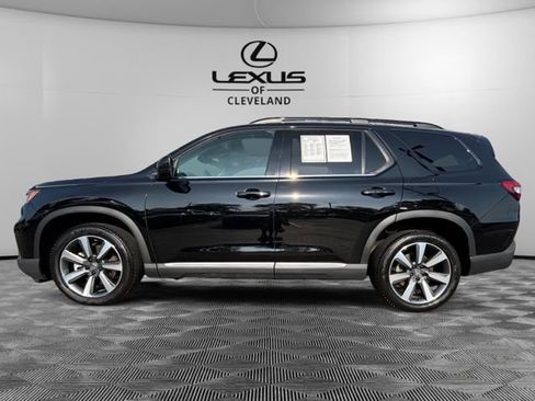 Used 2025 Honda Pilot Elite image 3