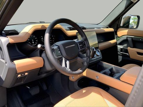 New 2026 Land Rover Defender 110 X-Dynamic SE AWD/4WD image 9