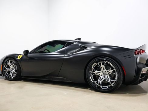 Used 2022 Ferrari SF90 Stradale image 15