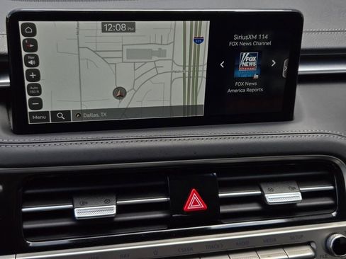 Used 2025 Genesis G70 2.5T image 19