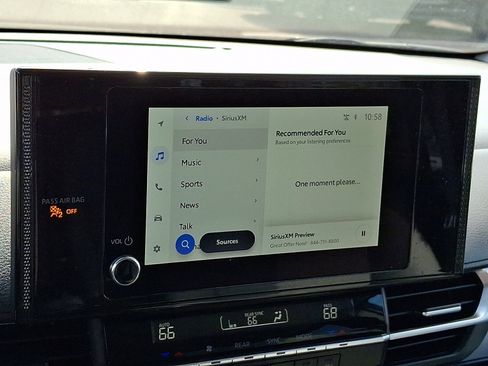 Used 2025 Toyota Sienna LE image 17