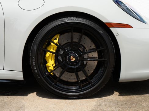 Used 2022 Porsche 911 Carrera GTS RWD image 38