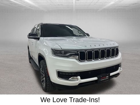 Used 2023 Jeep Wagoneer 4WD w/ Premium Group I image 3
