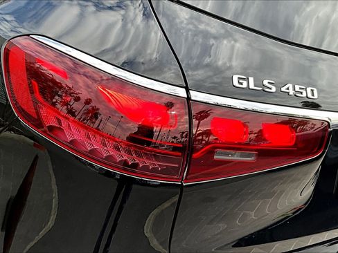 Used 2024 Mercedes-Benz GLS 450 4MATIC image 30