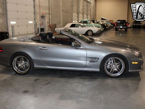 Used 2011 Mercedes-Benz SL 550 image 6