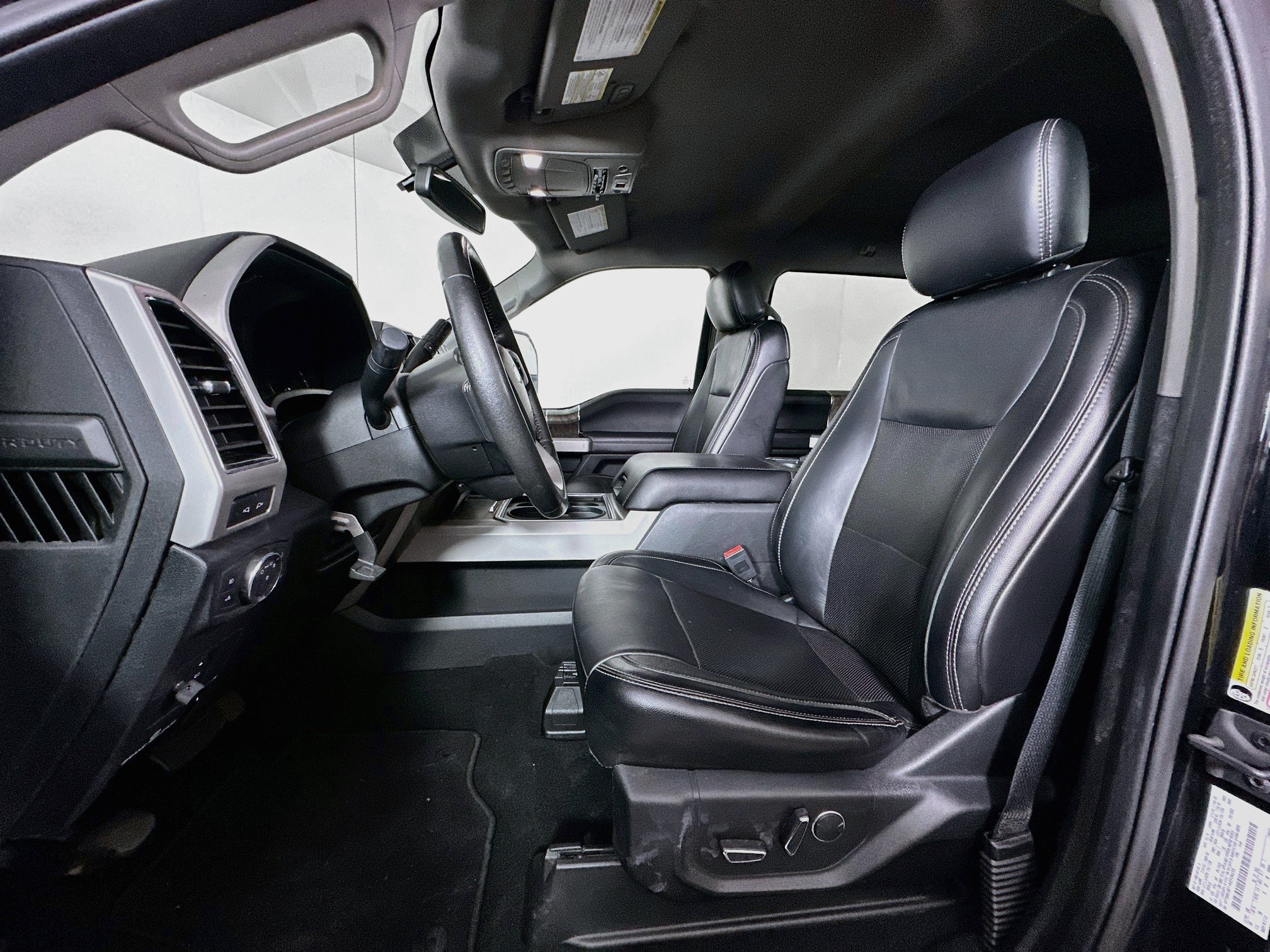 Used 2019 Ford F350 Lariat w/ Chrome Package AWD/4WD image 13