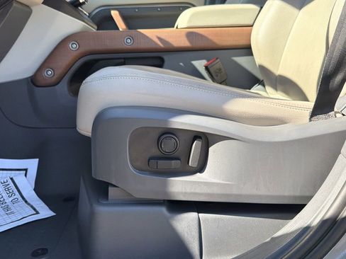 Used 2023 Land Rover Defender 110 SE image 20