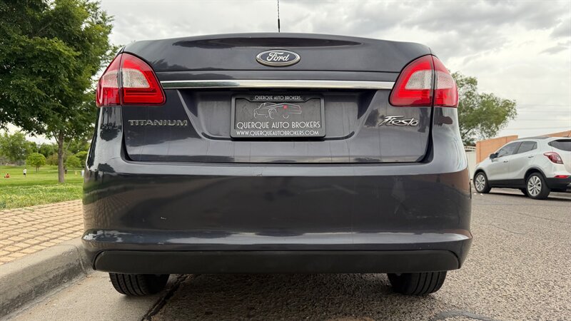 Used 2013 Ford Fiesta Titanium FWD image 8