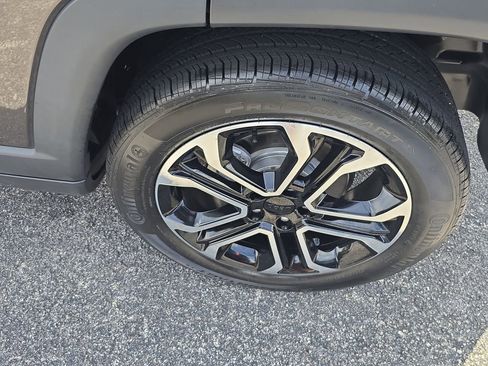 Used 2022 Jeep Compass Limited image 10