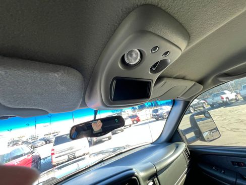 Used 2001 GMC Sierra 1500 SLE w/ Convenience Plus Group image 18