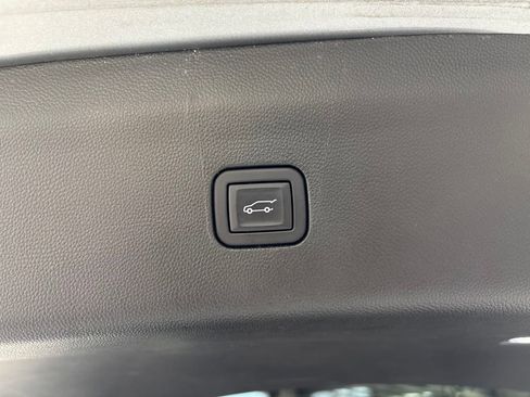 Used 2023 Buick Enclave Essence w/ Experience Buick Package AWD/4WD image 63