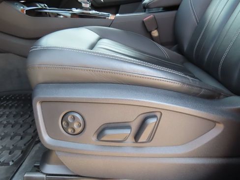 Used 2023 Audi Q5 2.0T Premium w/ Convenience Package AWD/4WD image 8