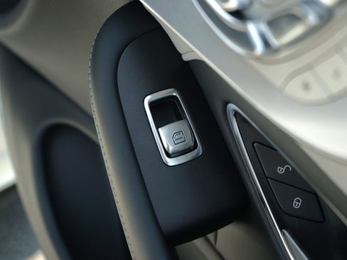 Used 2017 Mercedes-Benz C 63 AMG S w/ Premium 3 Package image 37