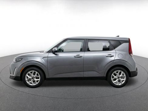 Used 2025 Kia Soul LX w/ LX Technology Package FWD image 3