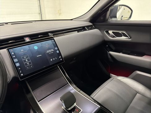 Used 2026 Land Rover Range Rover Velar Dynamic SE AWD/4WD image 15