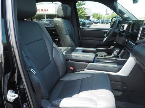 Used 2025 Toyota Sequoia Platinum AWD/4WD image 23