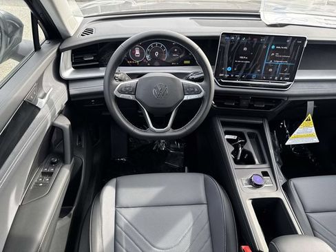New 2026 Volkswagen Tiguan SE AWD/4WD image 8