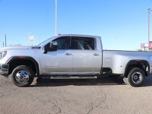 Used 2022 GMC Sierra 3500 SLT w/ SLT Premium Package image 4