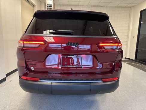 New 2026 Jeep Grand Cherokee L 4WD image 18